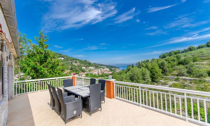 Stomorska Apartment | Apartments Drazen (59221-A5) - Stomorska - island Solta