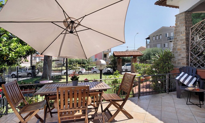 San Bartolomeo al Mare Apartment | Apartment 'Villa Mistral' with Private Pool, Wi-Fi and Air Conditioning