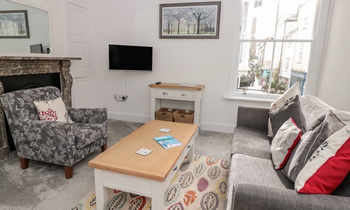 Dartmouth Cottage | APARTMENT 1 @ 22 FOSS STREET, pet friendly in Dartmouth