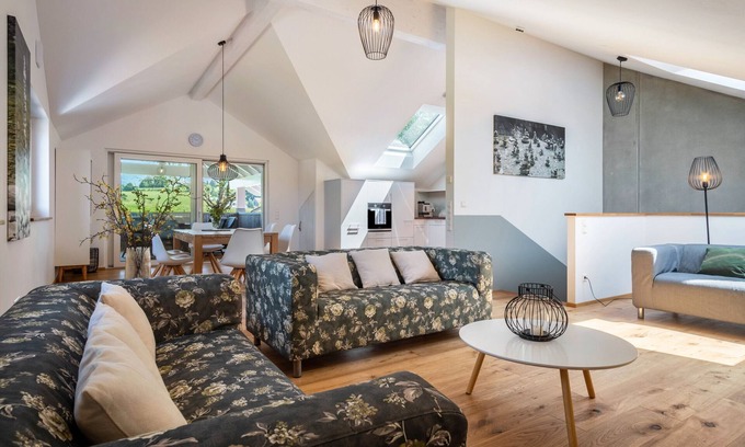 Lindau Apartment | Apartment '1' with Lake View, Private Terrace and Wi-Fi