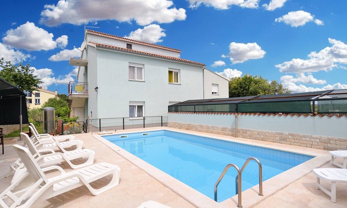Pula Apartment | Apartment 100/191 (Istria - Stinjan), 1000m from the beach