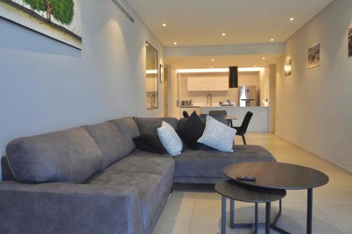 Americana Apartment | Apartment 18 G