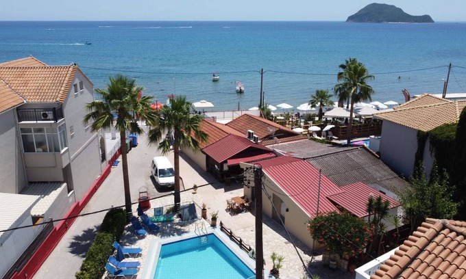Agios Sostis Apartment | Apartment 18 right on the water