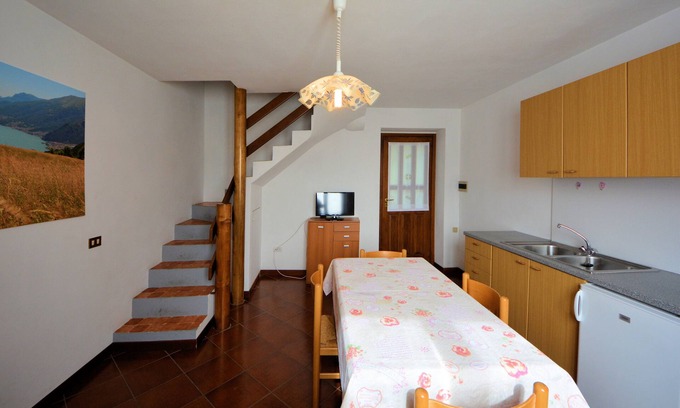 Vercana House | Apartment 2-4 people, lake view, 2 floors.