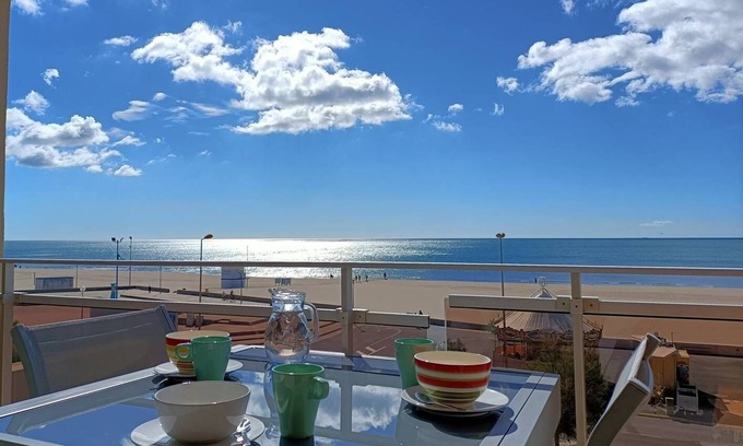 Narbonne-Plage Apartment | Apartment 2 to 4 People with a Sea View 4TL25