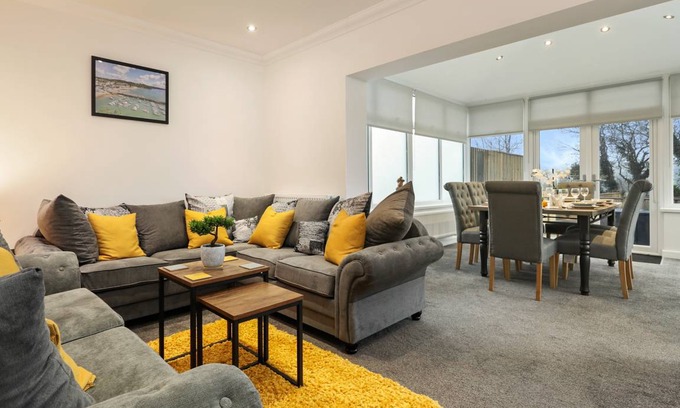 Saundersfoot Apartment | Apartment ∙ 3 bedrooms ∙ 8 guests