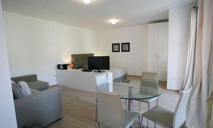 Aer Apartment | Apartment 4 beds, balcony, lake view, sauna, swimming pool