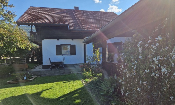 Bergen Apartment | Apartment 70 sqm with 1 separate bedroom on the first floor.