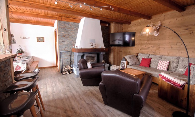 Hauteluce Apartment | Apartment 80 m2; sleeps 8, direct access to Espace Diamant