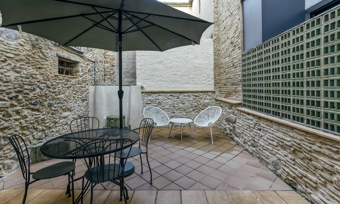 Castello d'Empuries Apartment | Apartment 'Apartaments Can Gibert - Palleret' with Private Terrace and Wi-Fi