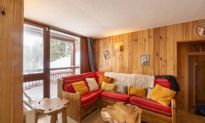 Arc-2000 Apartment | Apartment 'Arc 2000' with Mountain View and Balcony