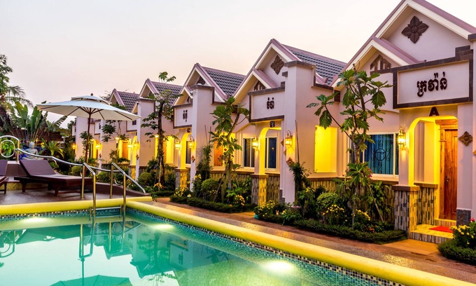 Sangkat Sla Kram Apartment | Apartment A with Swimming Pool - Kravan Flower