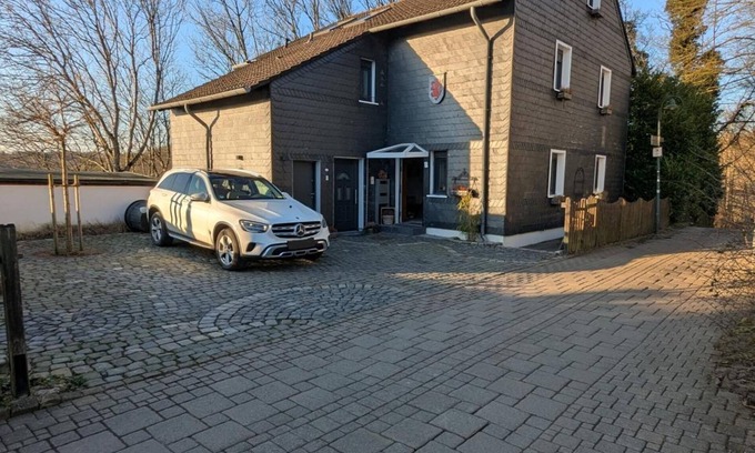 Burg an der Wupper Apartment | Apartment 'Am Steinweg' with Mountain View, Private Terrace and Wi-Fi