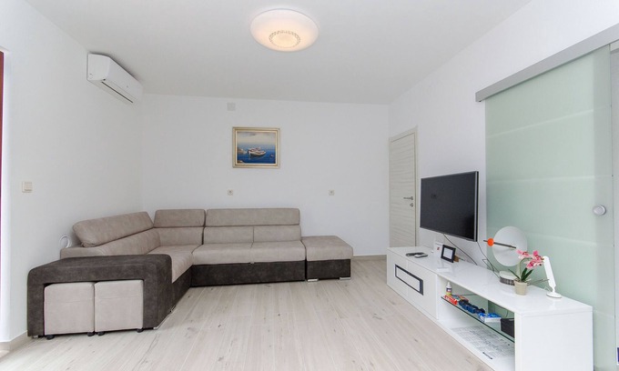 Solin Apartment | Apartment Ana with private pool (77621-A1) - Solin