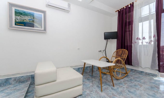 Bili brig Apartment | Apartment and Rooms Ivan (45191-A10) - Makarska