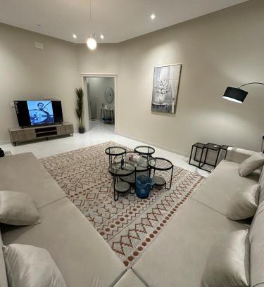 Khamis Mushait Apartment | Apartment and spacious and modern gym