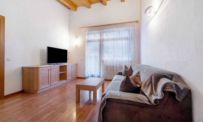 Mareo Apartment | Apartment 'Antersi Robbi' with Mountain View, Shared Garden and Wi-Fi