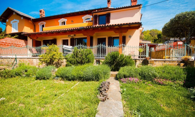 Portoroz Apartment | Apartment Antic With Terrace Portorož