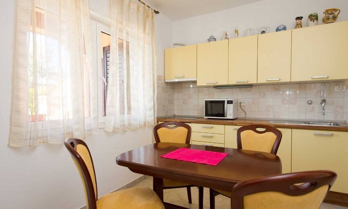 Portoroz Apartment | Apartment Antic With Terrace, Garden and BBQ