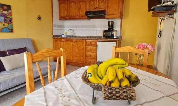 Los Llanos de Aridane Apartment | Apartment 'Apartamento 6' with Shared Pool, Private Terrace and Wi-Fi