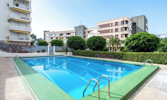 Salou City Centre Apartment | Apartment 'Apartamento Pino Alto 2-4 Personas' with Mountain View, Wi-Fi and Air Conditioning