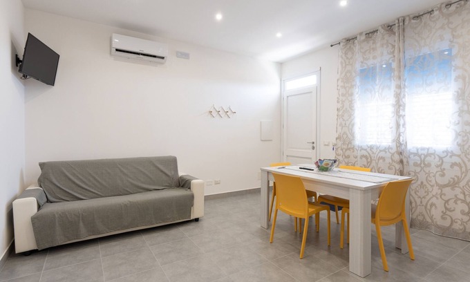Custonaci Apartment | Apartment 'Appartamento Primo Piano 4' with Shared Terrace, Wi-Fi and Air Conditioning