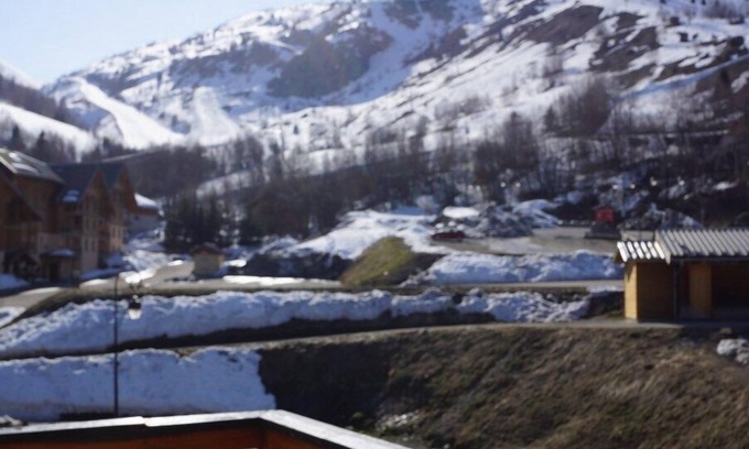 Saint-Sorlin-d'Arves Apartment | Apartment at the foot of the slopes and shops for 6