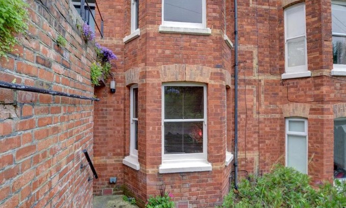 Royal Tunbridge Wells Apartment | Apartment Bambi by Interhome