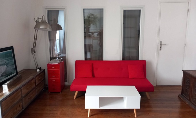 Batignolles Apartment | Apartment 'Batignolles For 2 People' with Wi-Fi and Air Conditioning