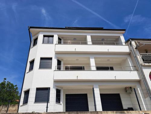 Selce Apartment | Apartment Beach view