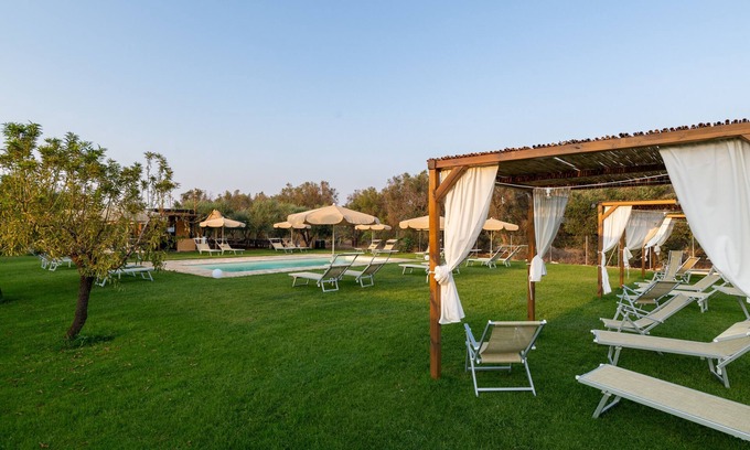 Brindisi Apartment | Apartment 'Bellavita and Pool' with Shared Pool, Wi-Fi and Air Conditioning