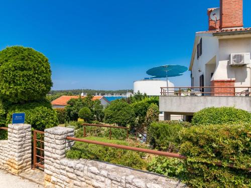 Pjescana Uvala Apartment | Apartment Bellevue-1 by Interhome