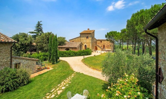 Castiglione della Valle Apartment | Apartment Borgo Monticelli in Perugia - 7 persons, 3 bedrooms