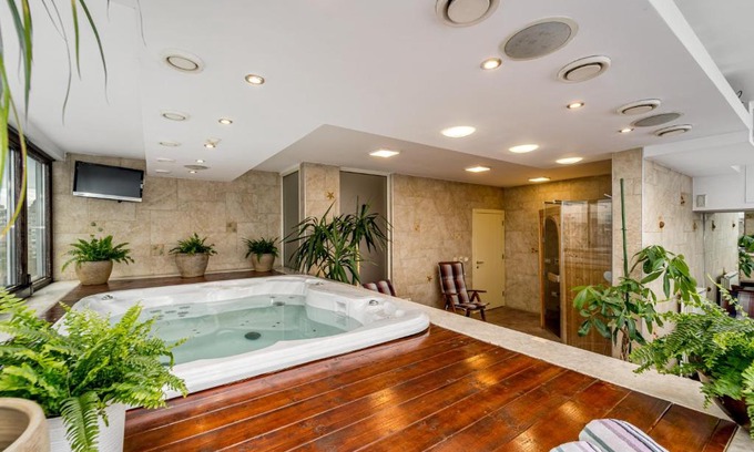 Novi Beograd Apartment | Apartment Botero