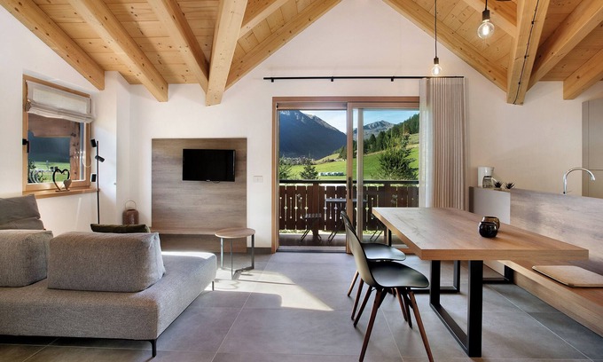 Livigno Apartment | Apartment 'Botton D'oro Camping Stella Alpina' with Mountain View, Shared Garden and Wi-Fi