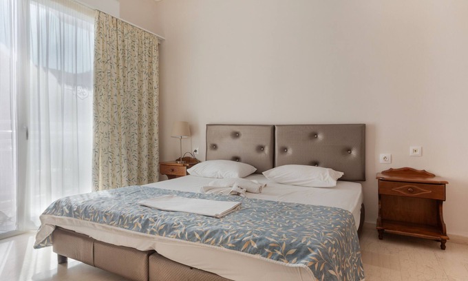 Argassi Apartment | Apartment 'Budget Room Garden View' with Mountain View, Shared Pool and Wi-Fi