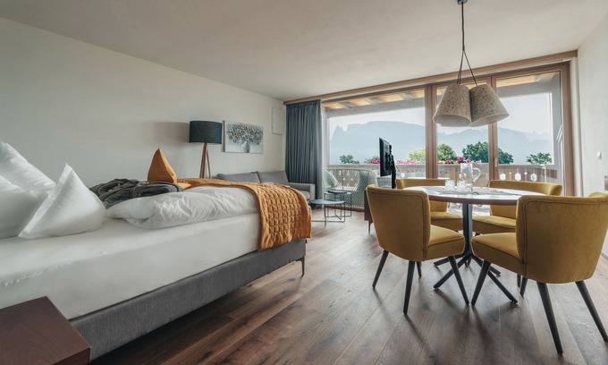 Collalbo Apartment | Apartment 'By Bemelmans' with Mountain View, Balcony and Wi-Fi