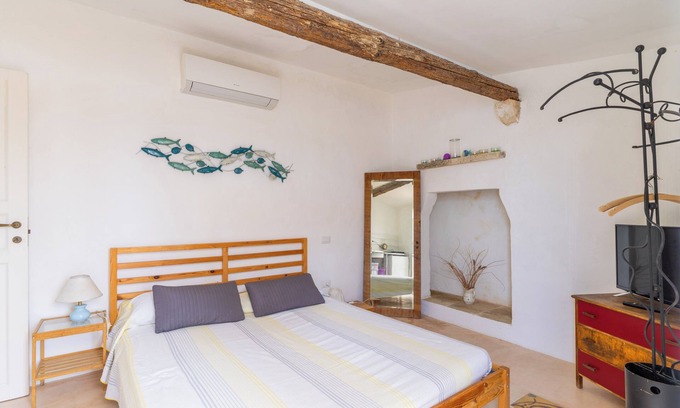 Ugento Apartment | Apartment 'Camera Con Vista' with Private Terrace, Wi-Fi and Air Conditioning