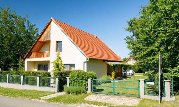 Balatonszemes Apartment | Apartment Carlo by Interhome
