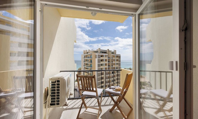 Praia da Rocha Apartment | Apartment "Casa Alegre" with Sea View, Balcony & Wi-Fi