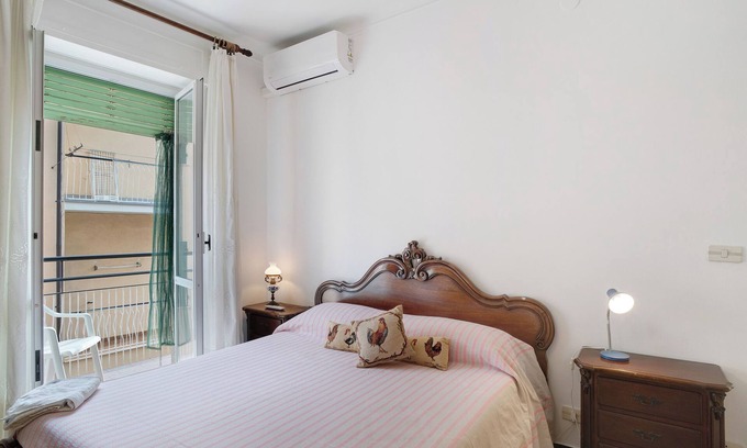 Alassio Apartment | Apartment 'Casa Gallo' with Private Terrace, Balcony and Air Conditioning