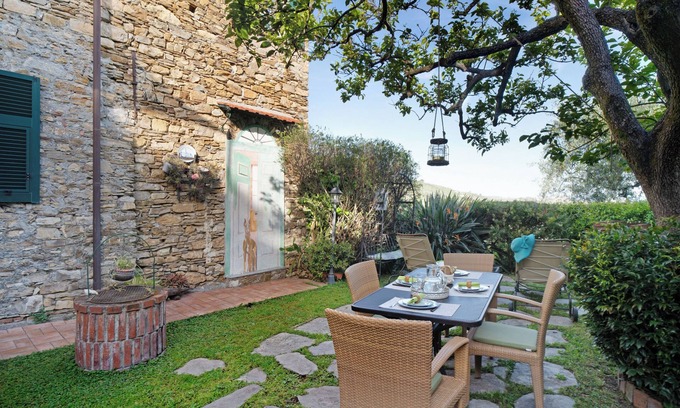 Dolcedo Apartment | Apartment 'Casa Maria' with Sea View, Private Garden and Wi-Fi