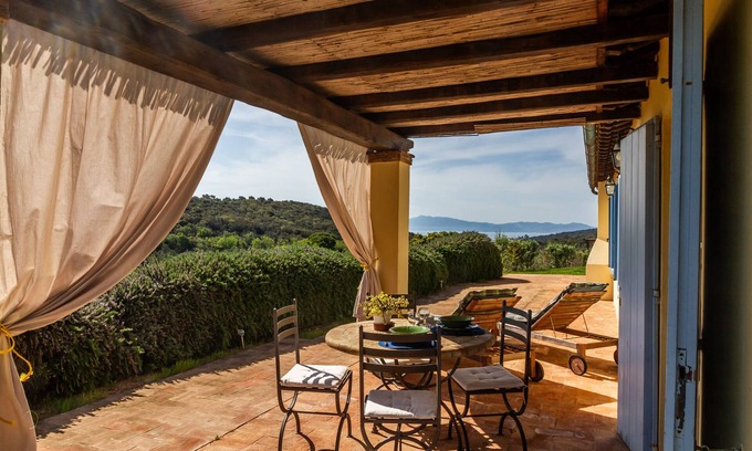 Orbetello Apartment | Apartment 'Casa Marino' with Sea View, Wi-Fi and Air Conditioning
