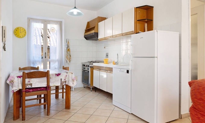 Canelli Apartment | Apartment 'Casa Verdi' with Private Garden, Balcony and Air Conditioning