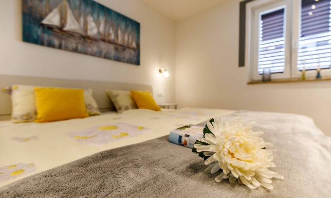 Brulo Apartment | Apartment Castel with sea view for 4 persons in Porec, top location, close to the sea