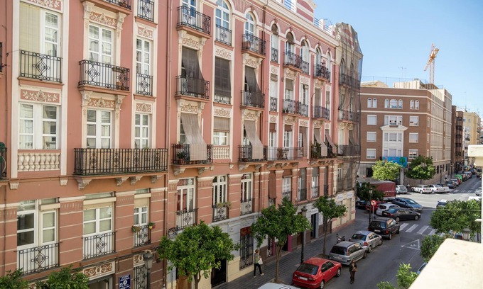 Morvedre Apartment | Apartment Central by Torres de Serrano with Wifi