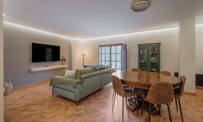 Burgos Apartment | Apartment 'Centro Burgos Real Consulado' with Balcony and Wi-Fi