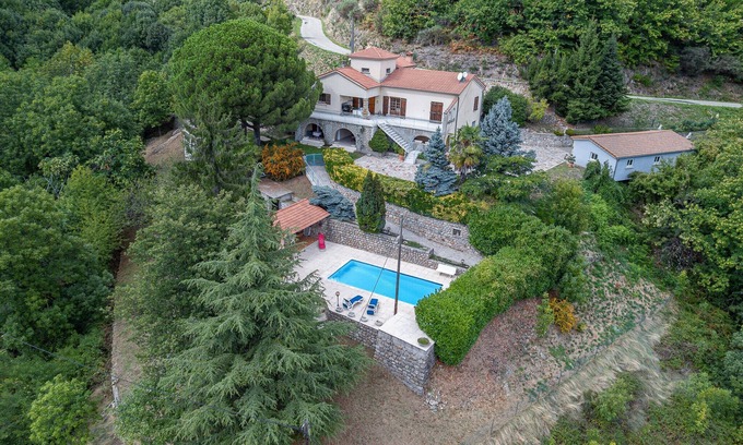 Juvinas Apartment | Apartment 'Chataigniers' with Mountain View, Private Pool and Wi-Fi