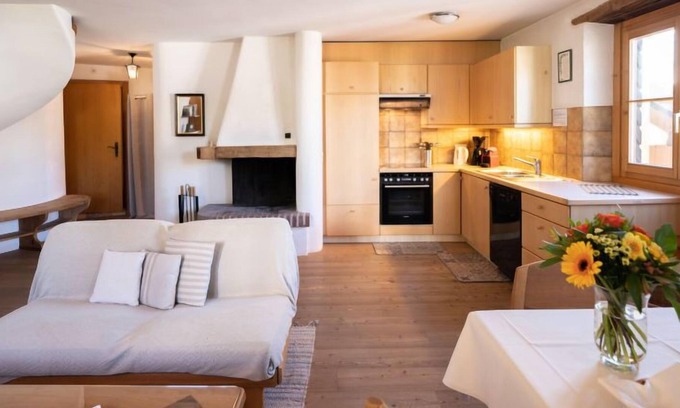 Pontresina Apartment | Apartment Chesa Stiffler Veglia I in Pontresina - 4 persons, 2 bedrooms