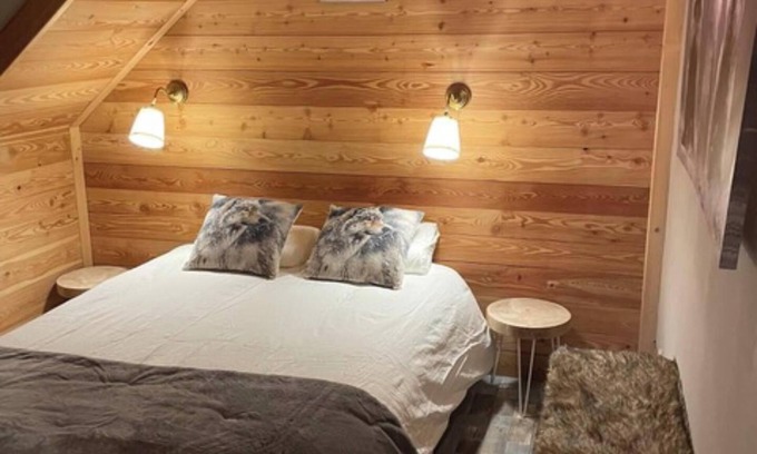 Briancon Apartment | Apartment 'Chez Nous Piste Noire' with Mountain View, Balcony and Wi-Fi
